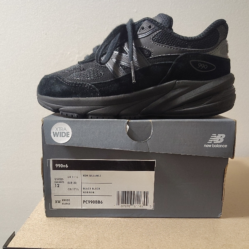 New Balance Black and Gray 990v6 Retro Runner